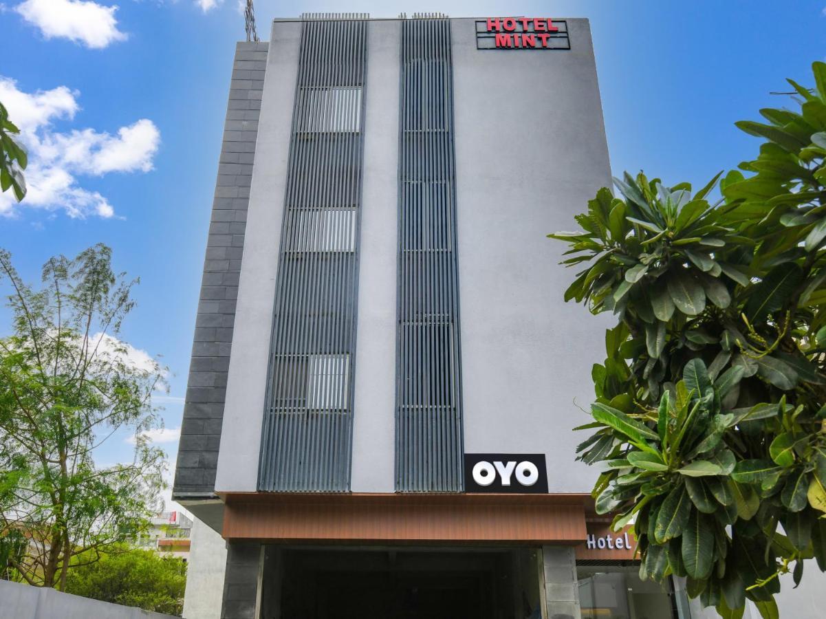 Collection O Hotel Mint Indore Extérieur photo