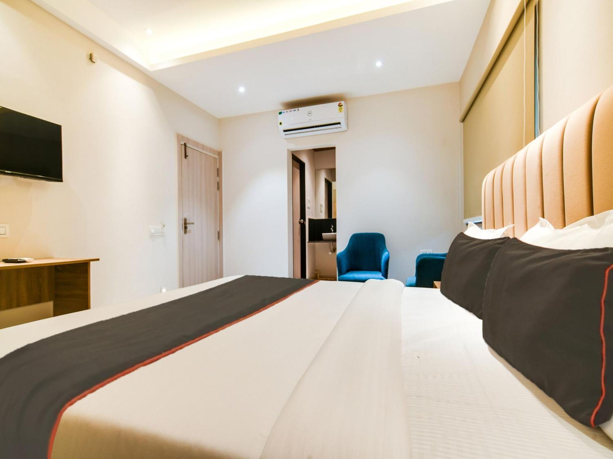 Collection O Hotel Mint Indore Extérieur photo