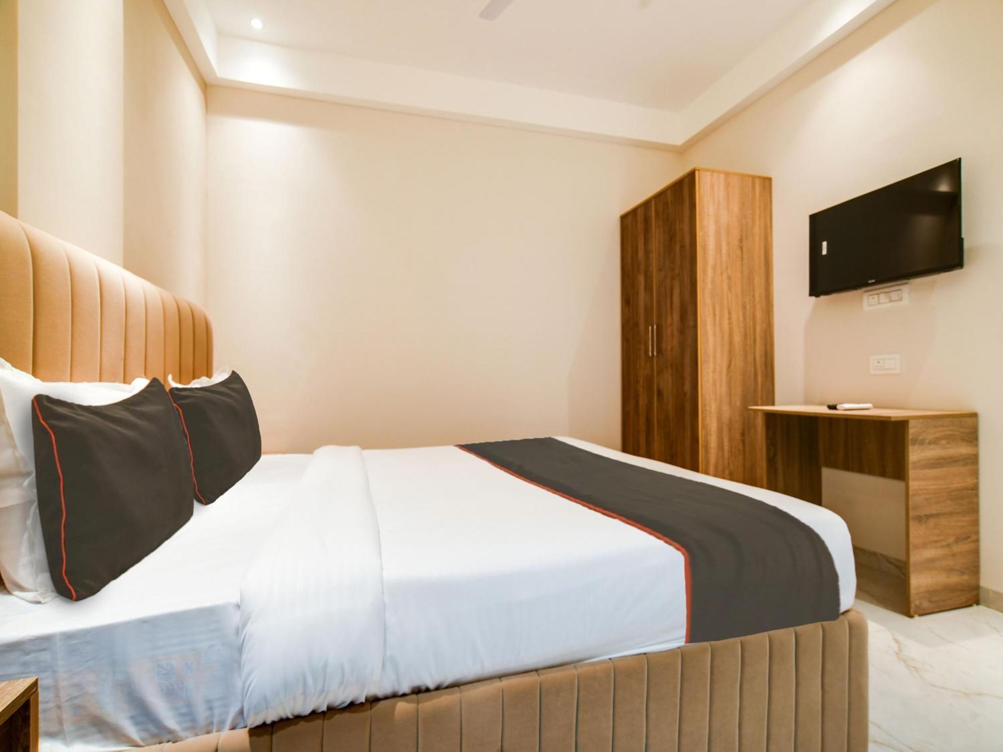 Collection O Hotel Mint Indore Extérieur photo