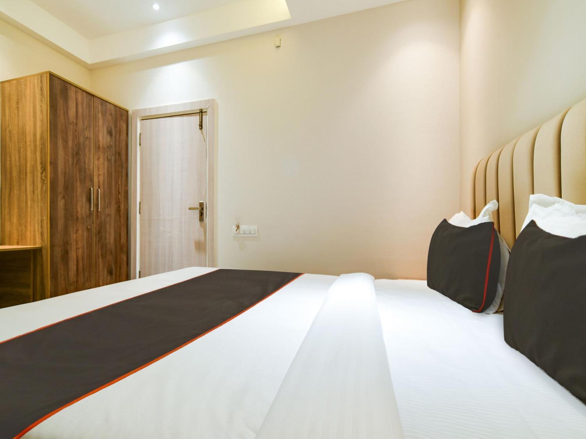 Collection O Hotel Mint Indore Extérieur photo